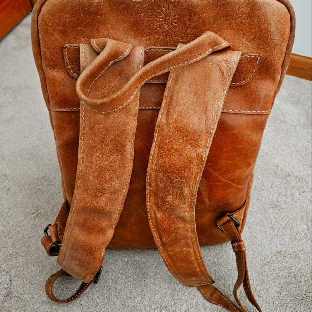 Atlas Leather Backpack - Picture 5 of 7